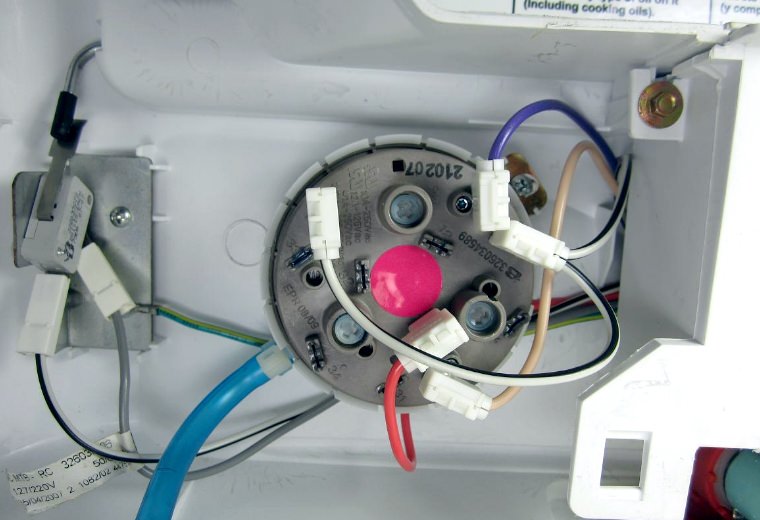 Замена датчика воды в стиральной машине Artel